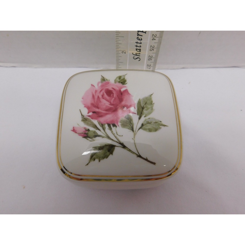 Vintage 1987 Avon MUSIC BOX Porcelain Trinket PRESIDENTS CLUB "Love Sweet Love
